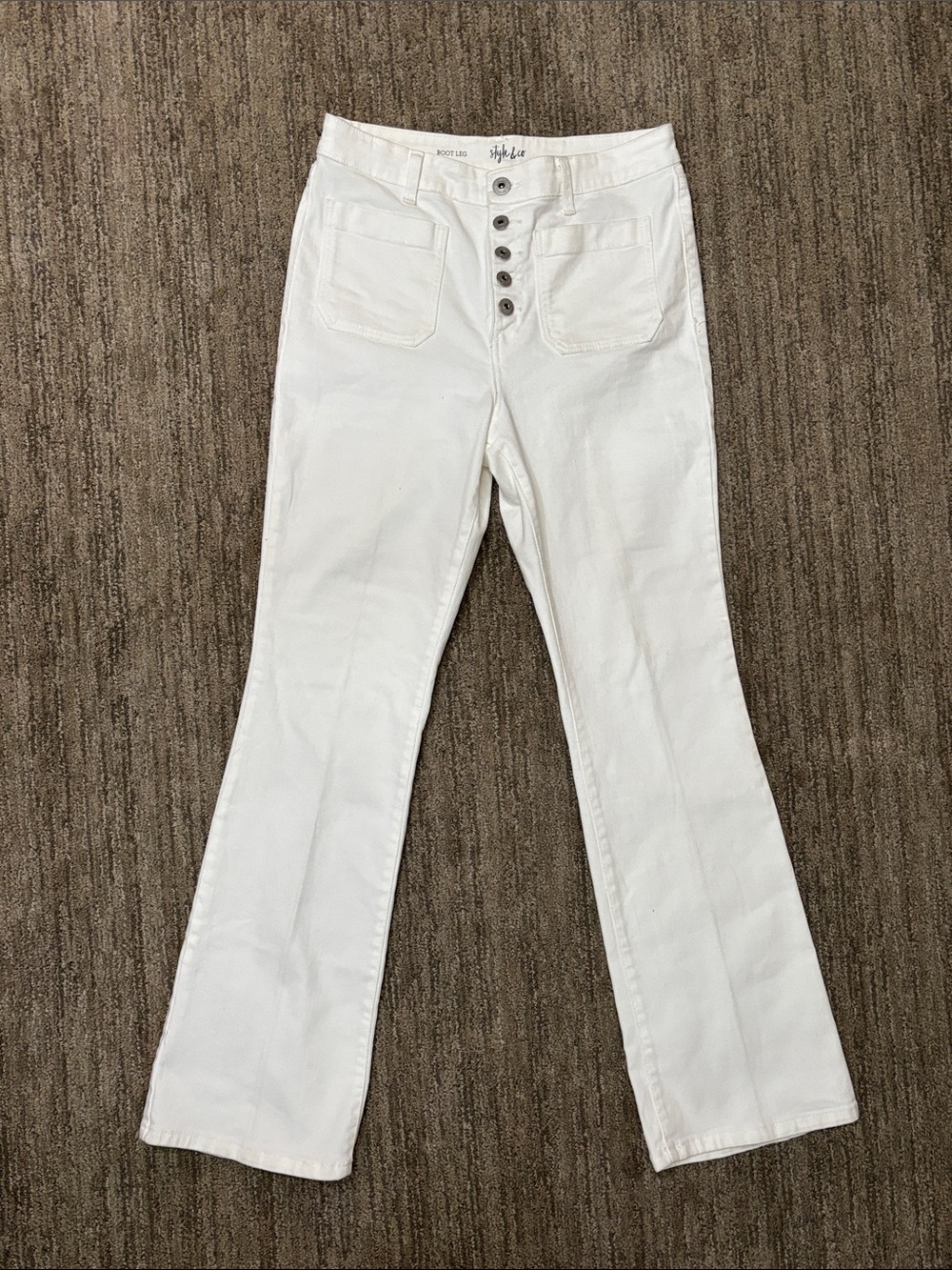 Style & Co high rise boot Leg white jeans
